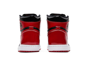 Tênis Air Jordan 1 High Patent Bred Vermelho
