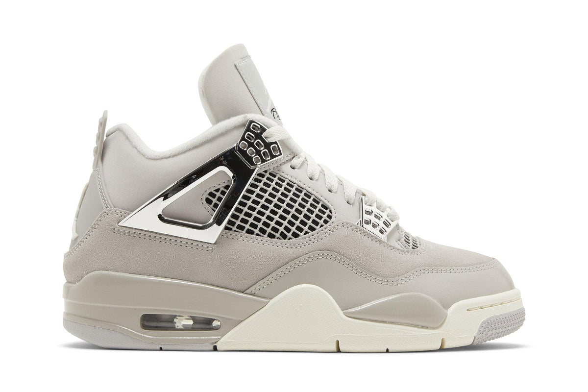 Tênis Nike Air Jordan 4 Frozen Moments Cinza
