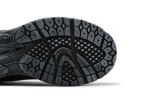 Tênis New Balance 2002R Protection Pack Phantom Cinza Camurça Mesh Preto