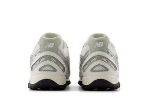 New Balance 204L Silver Metallic Sage Green Prateado