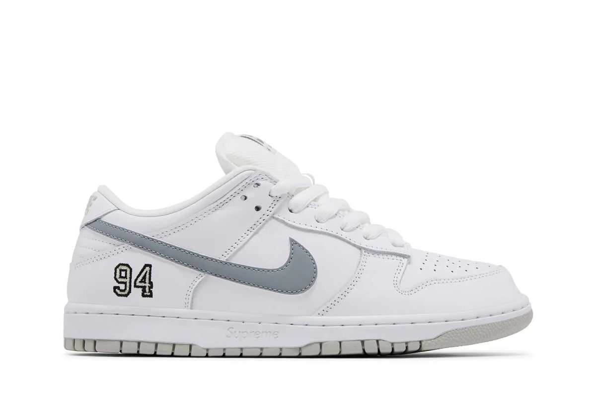 Tênis Nike SB Dunk Low Supreme 94 White Metallic Silver Branco