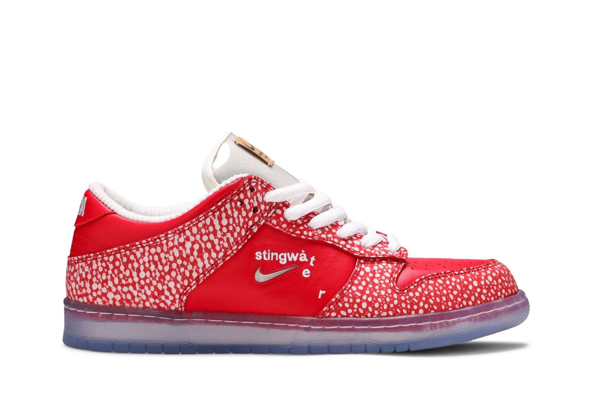 Tênis Nike SB Dunk Low x Stingwater Magic Mushroom Vermelho