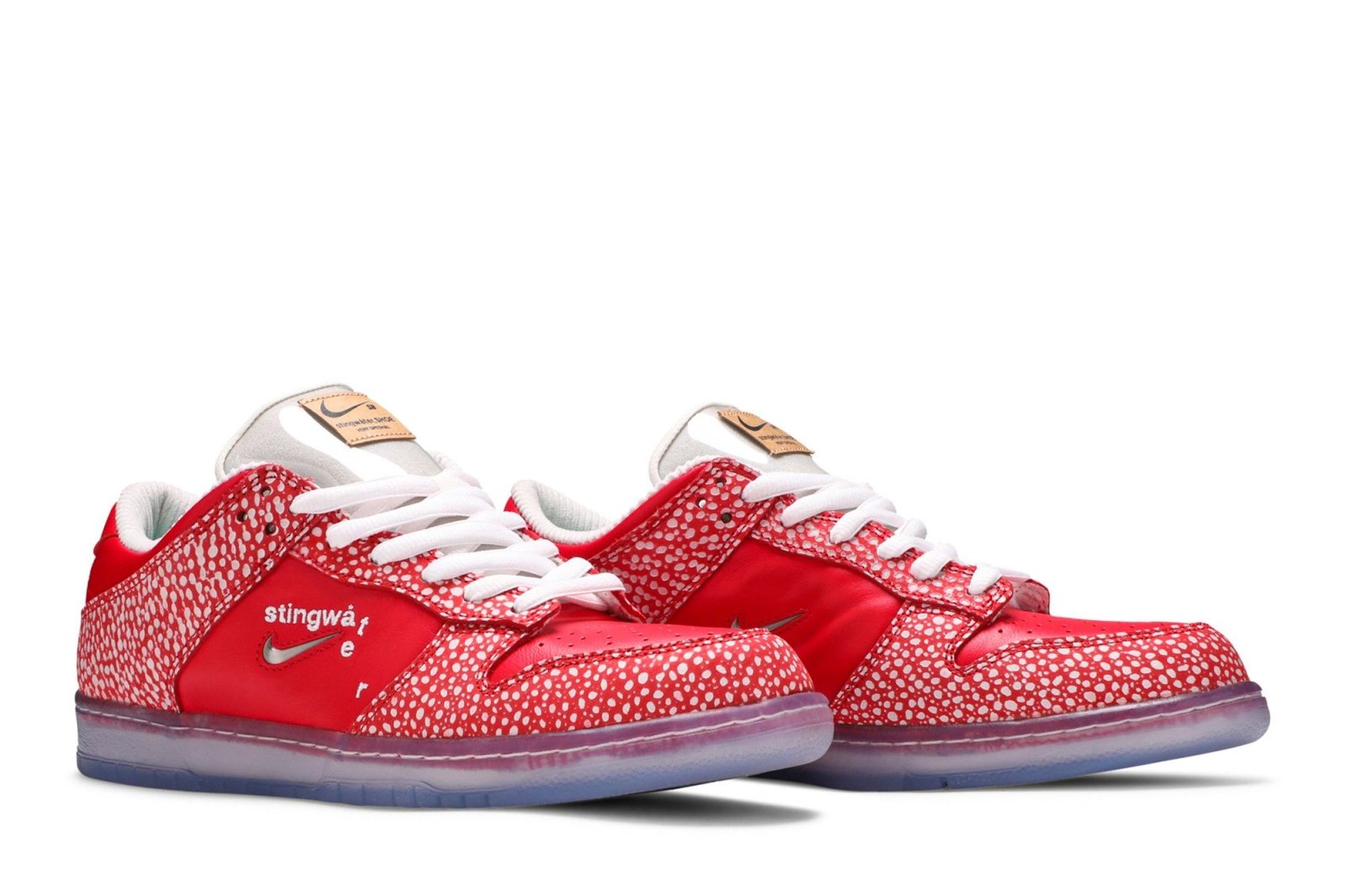 Tênis Nike SB Dunk Low x Stingwater Magic Mushroom Vermelho