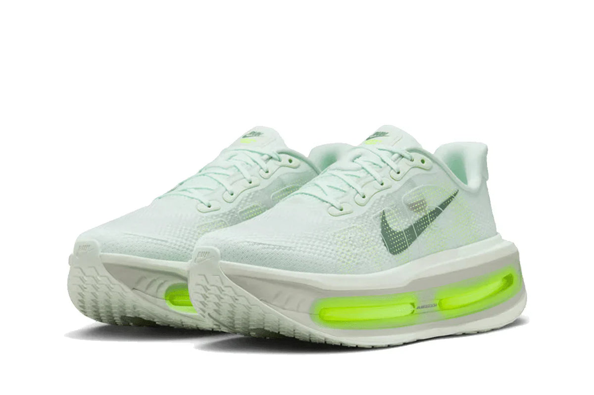 Tênis Nike Vomero Premium 'Barely Volt'